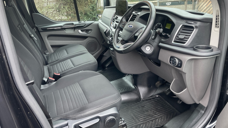 Ford Transit Custom 300 L2 Diesel Fwd 2.0 EcoBlue 170ps Low Roof Limited Van